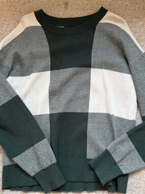 Women’s tahari Dark Green and Cream Check Knit Sweater size large